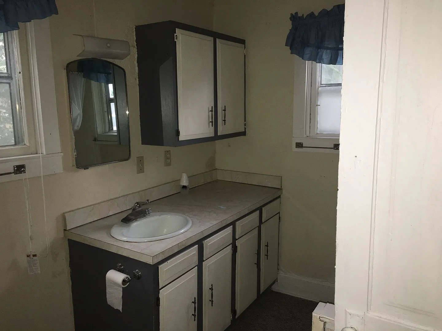 $850 - 2 bed 1 bath - Single Family Home — Photo 3