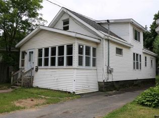 1158 Forest Rd, Schenectady, NY 12303