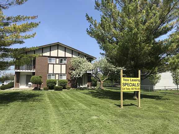 5th image of 1835 Squire Dr APT 2
