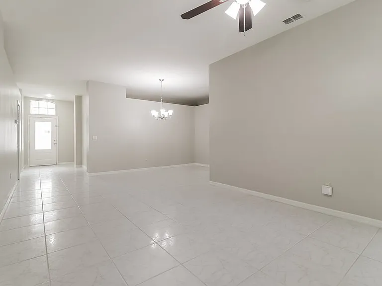 131 Harwood Cir — Photo 4