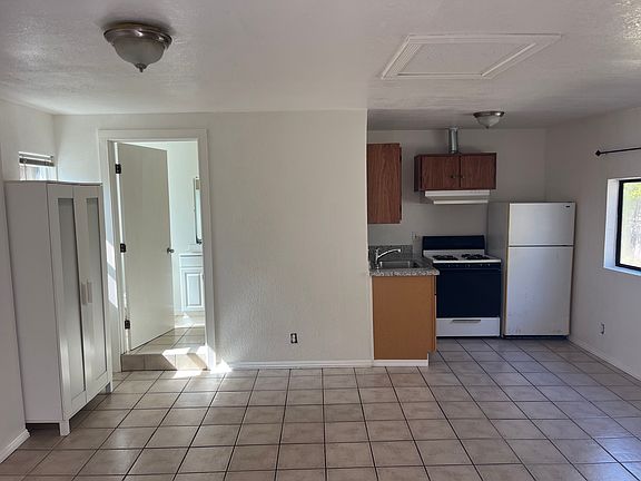 3rd image of 624 La Cadena St