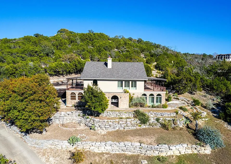 103 NW Mount Haven Dr
