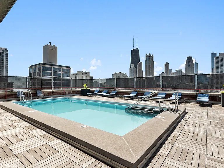 1325 N State Pkwy #13B — Photo 2