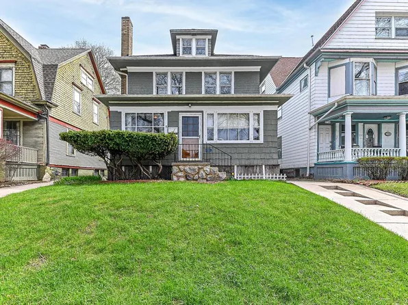 2742 North Downer AVENUE, Milwaukee, WI 53211