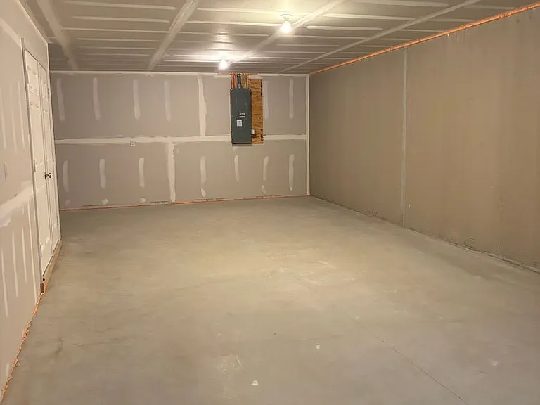 2 Meredith Way — Photo 18