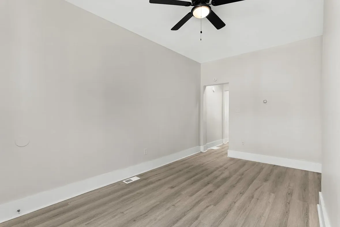 Newly Renovated 3 Bedroom + Bonus Room Northside Home — Photo 4