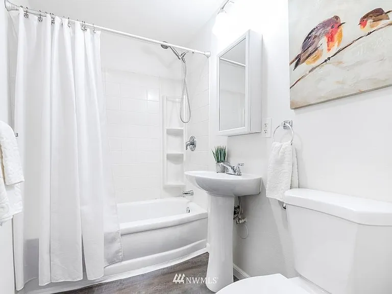 1744 N Rainier Ave — Photo 17