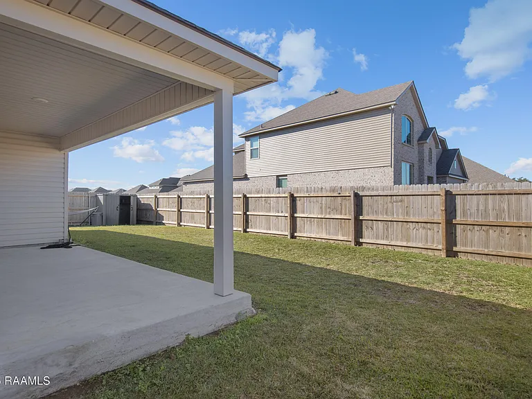 200 S Lakepointe Dr — Photo 28