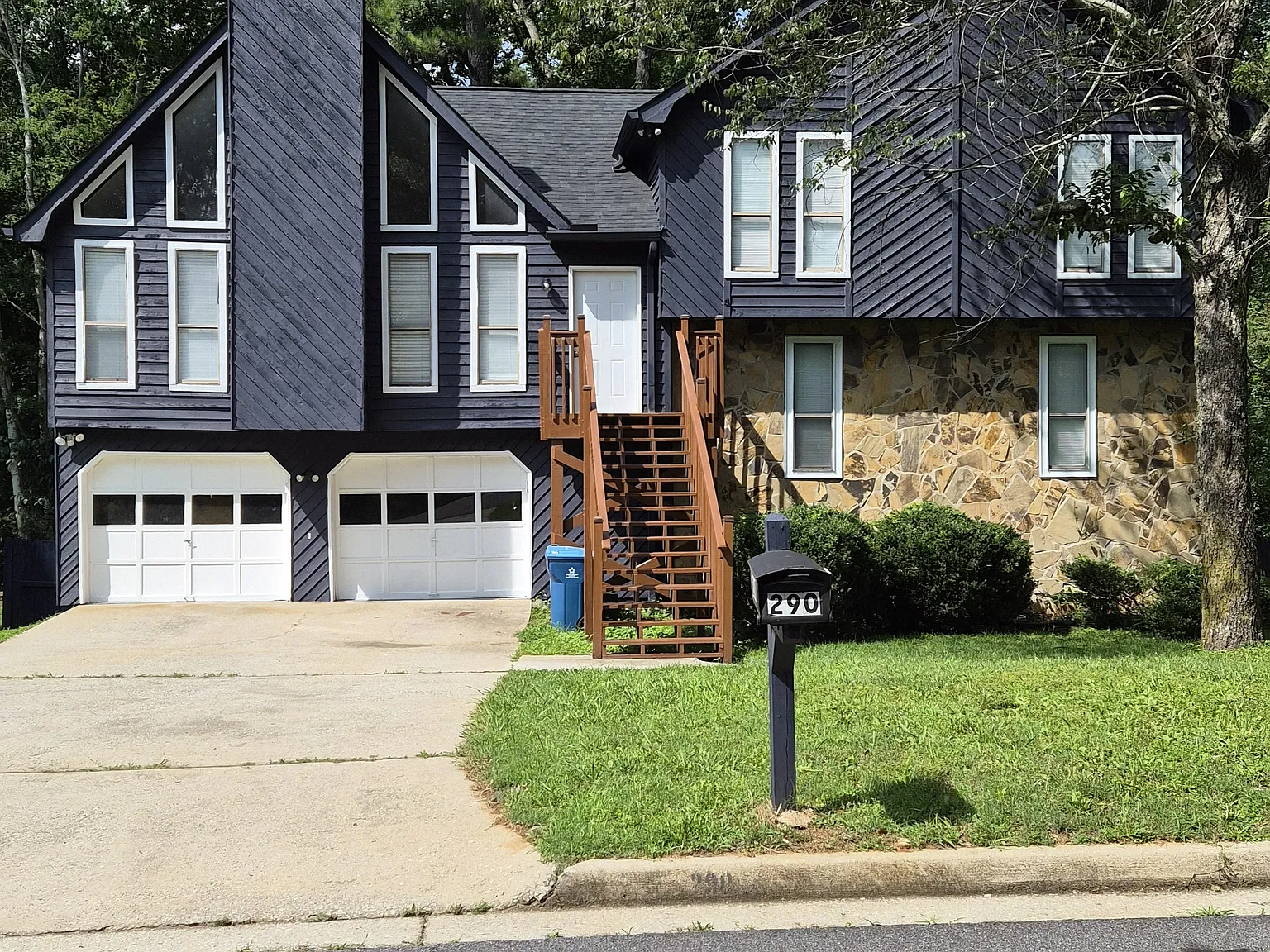 4 bed, 3931 sqft, $2,425 — Photo 2