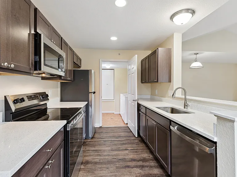 Kitchen & Laundry Room Kitchen & Laundry Room
