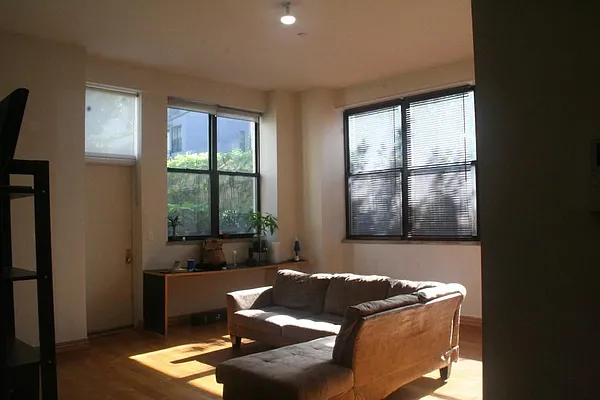 Rented by Dream Space Realty | media 18