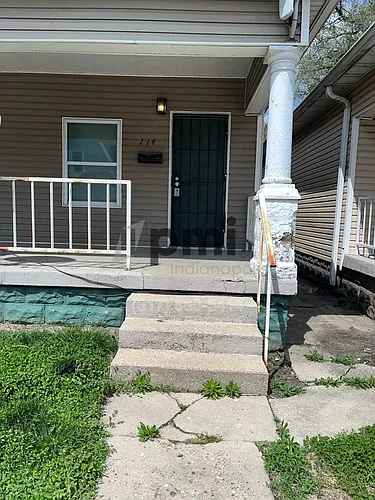 114 Adler St Photo 1
