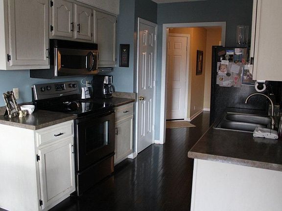 Beautiful updated kitchen with SS appliances
