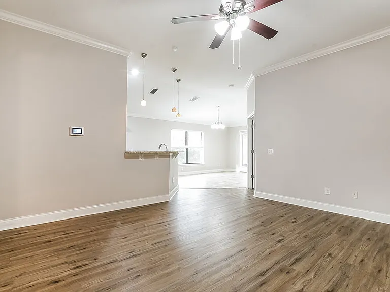 348 Ashton Woods Ln — Photo 4