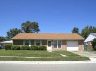 748 N Hillcrest Dr, Romeoville, IL 60446