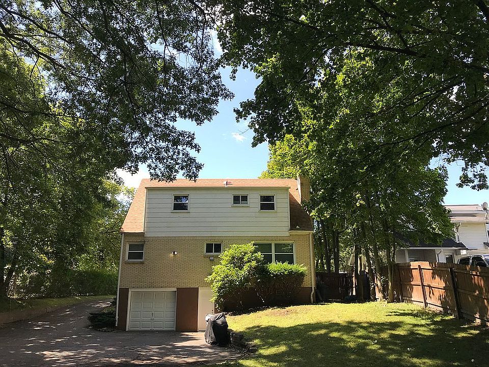 2nd image of 410 Mount Royal Blvd