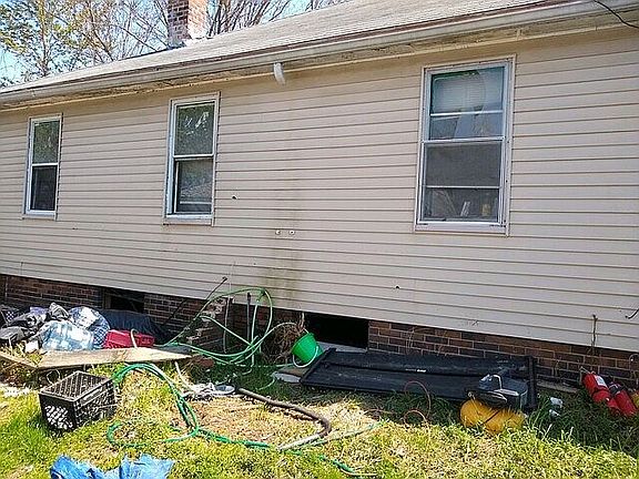 2nd image of 12840 Thomson St