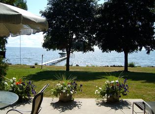 4750 Island View Dr, Oshkosh, WI 54901