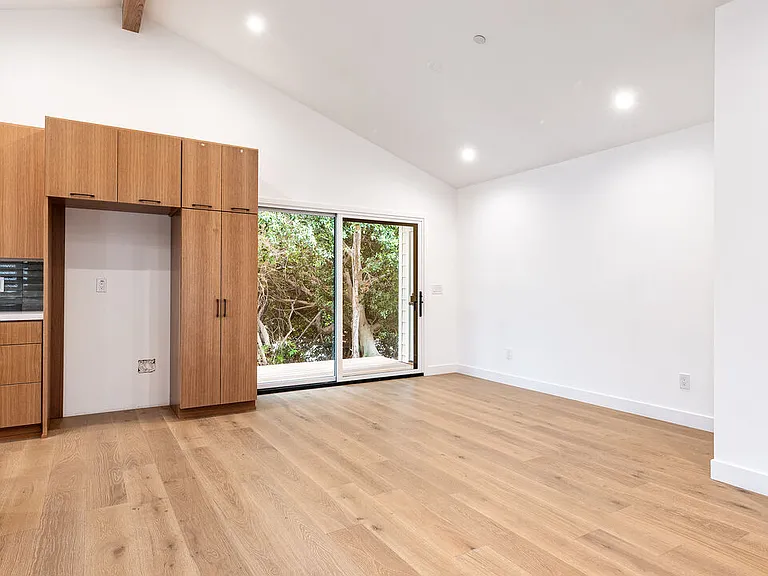 4285 La Salle Ave — Photo 7