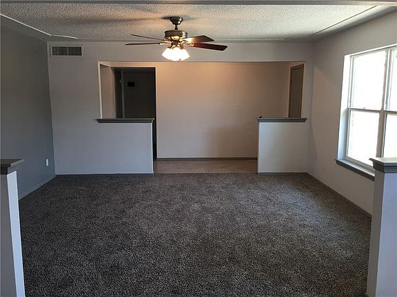 3rd image of 10633 Janway Dr