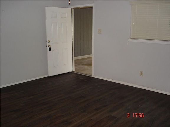 2nd image of 504 Magnolia St Unit A