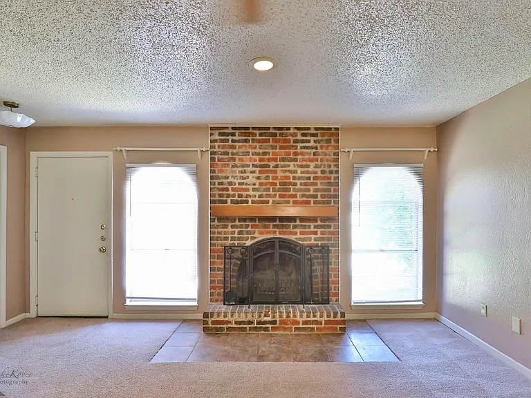 1117 Ruswood Dr — Photo 4