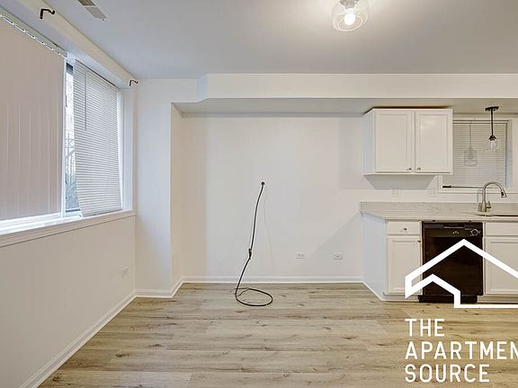 3rd image of 3047 W Washington Blvd