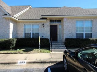 609 Fraternity Row, College Station, TX 77845