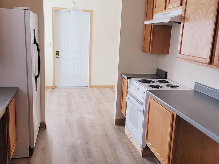 Oak Street Town Homes — Photo 13