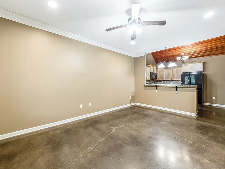 112 Padre Rd — Photo 3