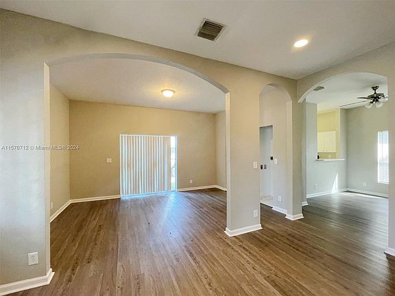 3rd image of 890 NW 25th Ave