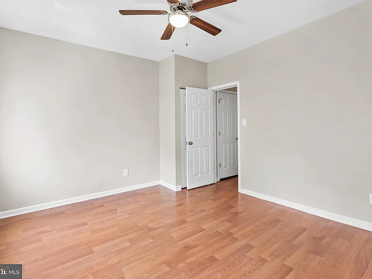 1833 Fontain St — Photo 21
