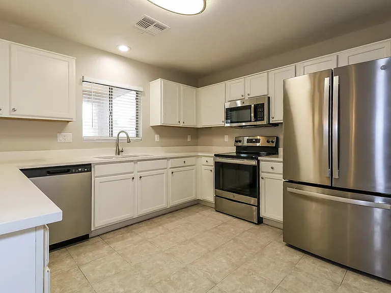 12329 W Windrose Dr — Photo 7