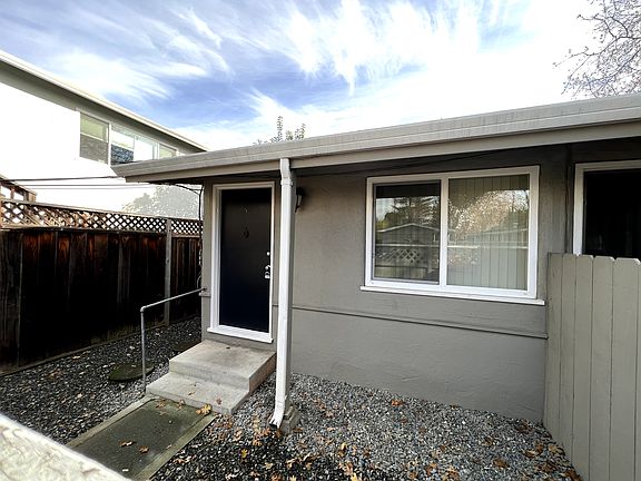 2nd image of 537 Mariposa Ave APT 5