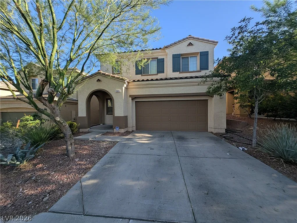 4 bed, 2.5 bath, 2601 sqft, $2,400 — Photo 1