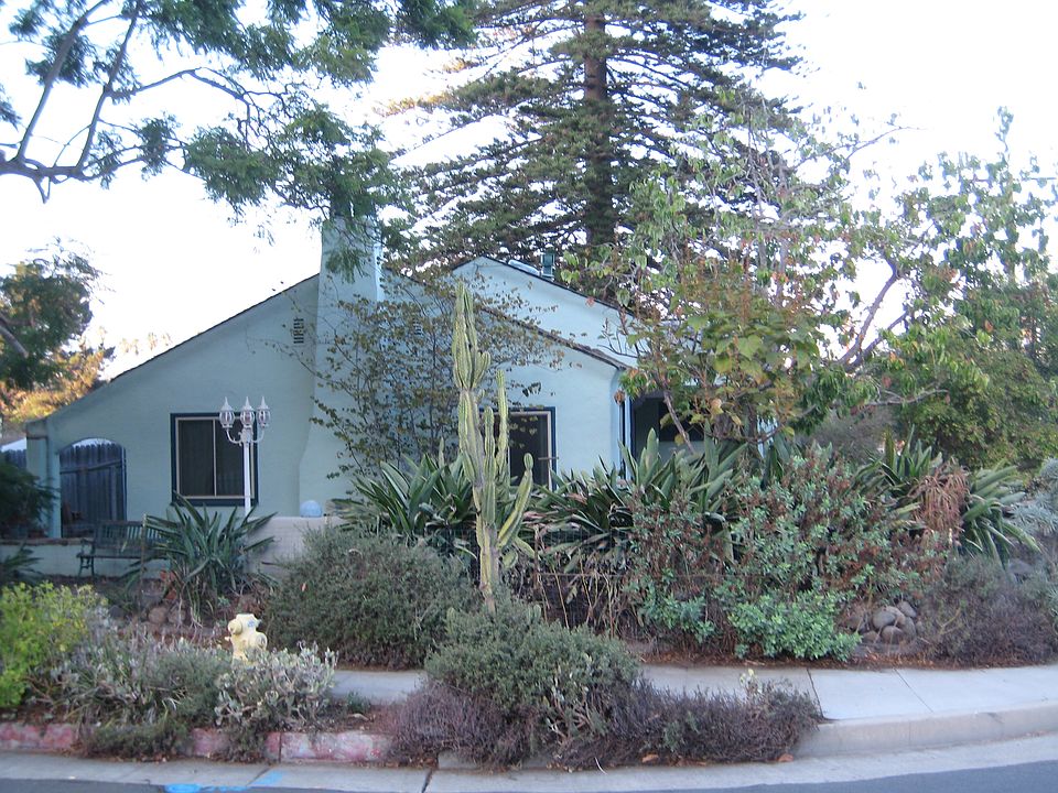 2nd image of 1036 W Micheltorena St