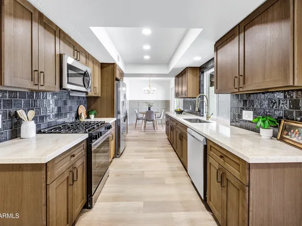 1002 W SOLAR Drive, Phoenix, AZ 85021