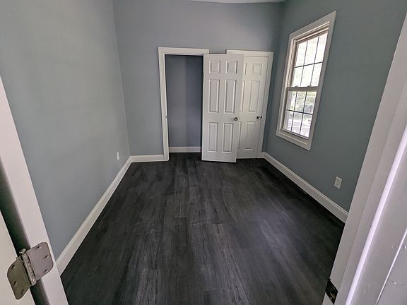 4th image of 300 Main St #11016333