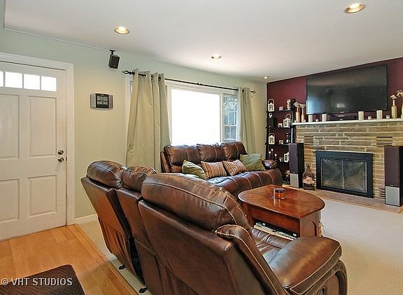 2nd image of 185 Hilltop Dr