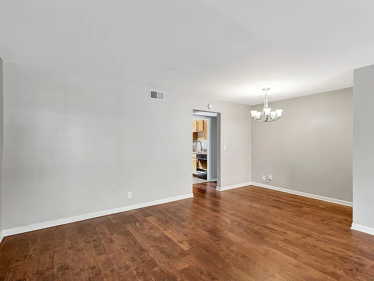2270 Madison Rd #3C — Photo 7