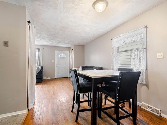 4th image of 11435 S Davol St
