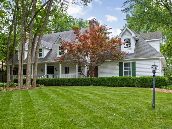 4555 Woodhaven Dr, Zionsville, IN 46077