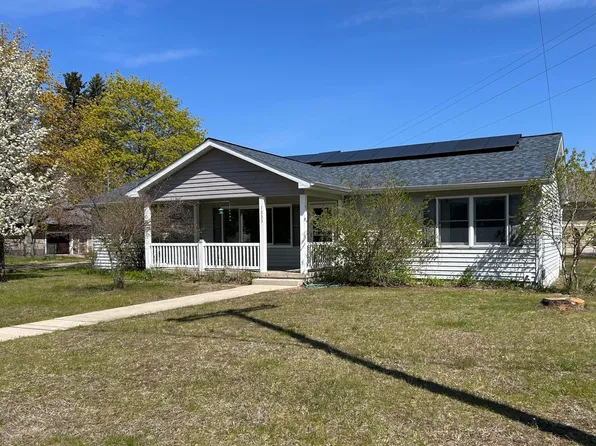 1003 Mitchell St, Ludington, MI 49431