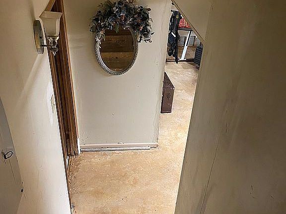 5th image of 4889 Pinedale Dr