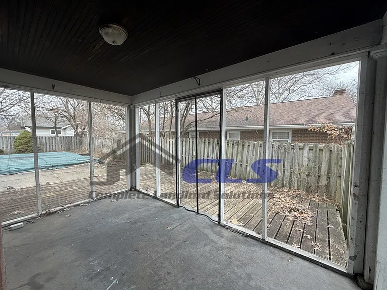 2116 Poplar St — Photo 7
