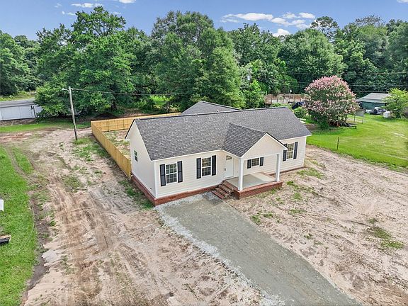 3rd image of 154 Creekside Dr