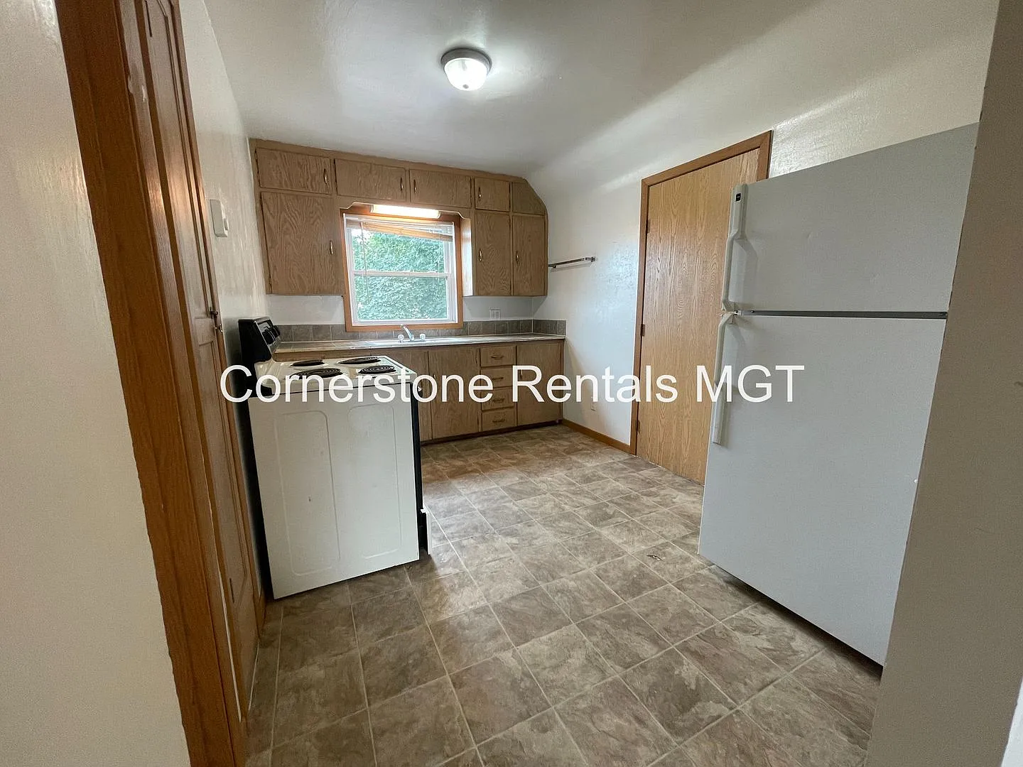 227 Central Ave. S — Photo 3
