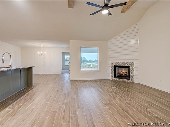 4th image of 23020 E 106th St