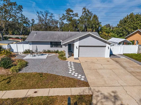 1533 Foxcroft Dr W, Palm Harbor, FL 34683