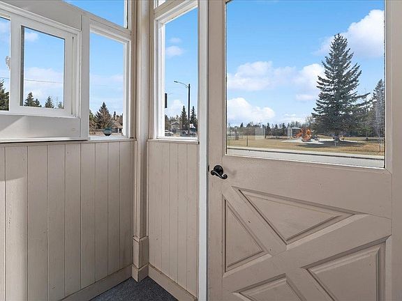 4th image of 335 Slater Dr